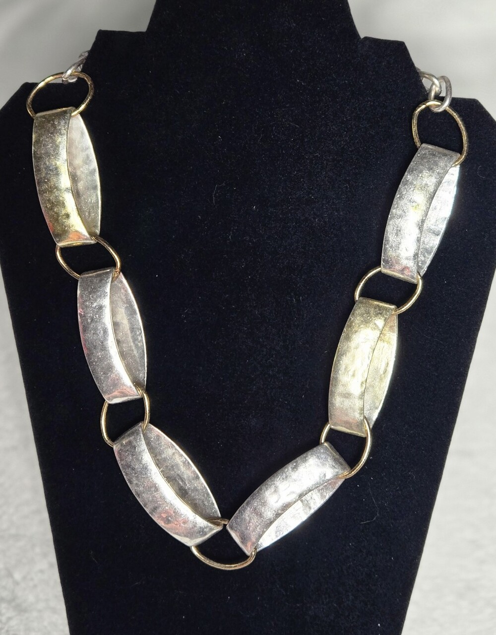 1990's Robert Lee Morris Soho Hammered Oval Link Statement Necklace 18-20" Adj. - Picture 4 of 9
